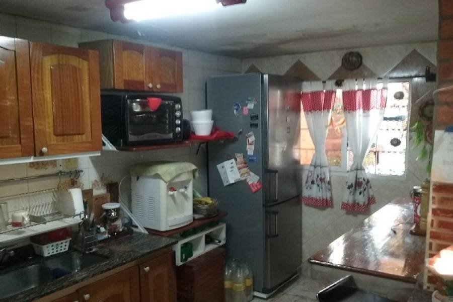 Parque Avellaneda,Capital Federal,Argentina,2 Bedrooms Bedrooms,4 BathroomsBathrooms,PH Tipo Casa,LA FACULTAD,6563