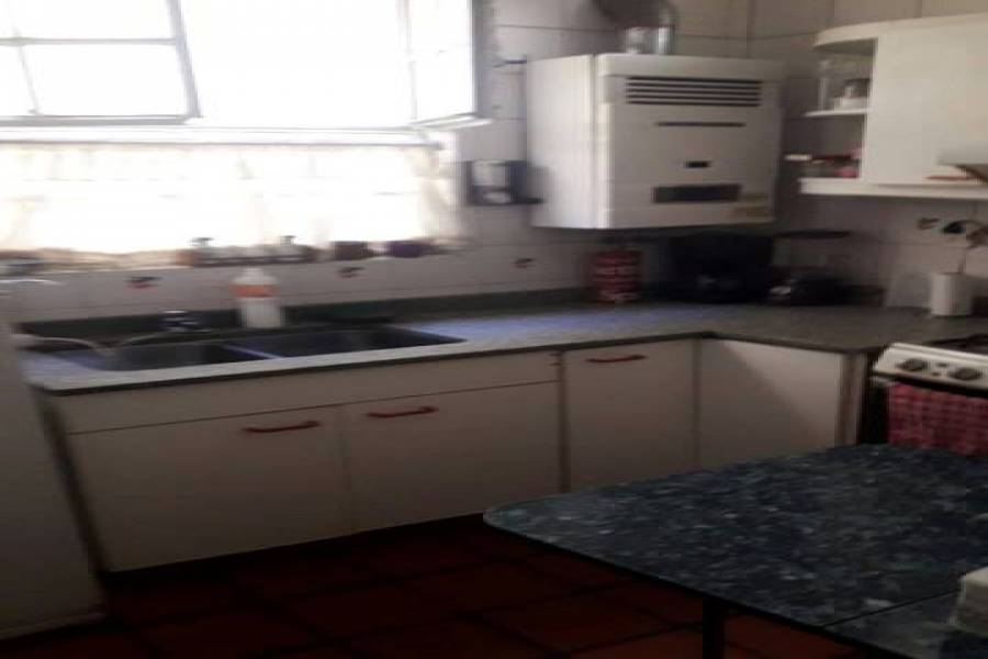 Flores,Capital Federal,Argentina,2 Bedrooms Bedrooms,1 BañoBathrooms,PH Tipo Casa,BACACAY,6564