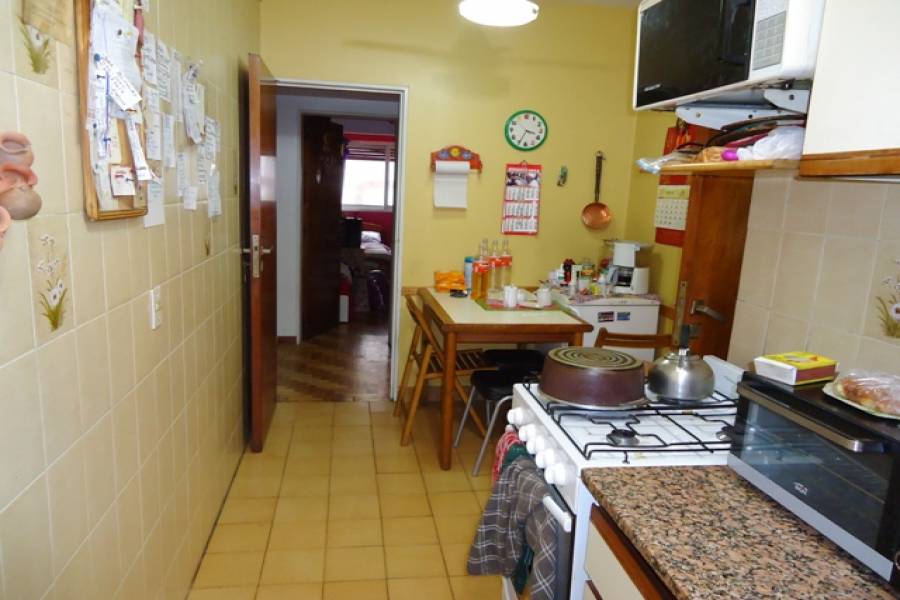 Flores,Capital Federal,Argentina,2 Bedrooms Bedrooms,1 BañoBathrooms,Apartamentos,CARABOBO,6585