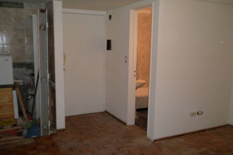 Capital Federal,Argentina,2 Bedrooms Bedrooms,1 BañoBathrooms,Apartamentos,ESMERALDA ,6646
