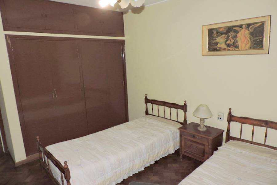 San Luis,San Luis,Argentina,3 Bedrooms Bedrooms,350000 BathroomsBathrooms,Casas,Junin al 1100,6696