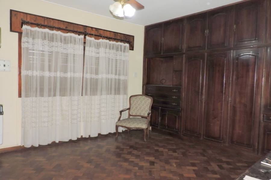 San Luis,San Luis,Argentina,3 Bedrooms Bedrooms,350000 BathroomsBathrooms,Casas,Junin al 1100,6696