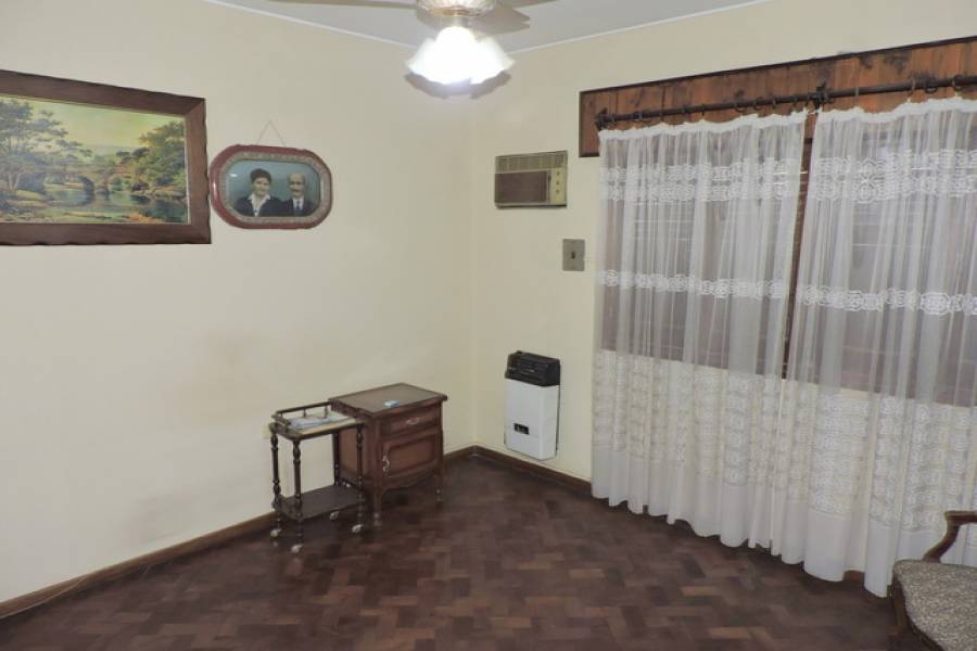 San Luis,San Luis,Argentina,3 Bedrooms Bedrooms,350000 BathroomsBathrooms,Casas,Junin al 1100,6696