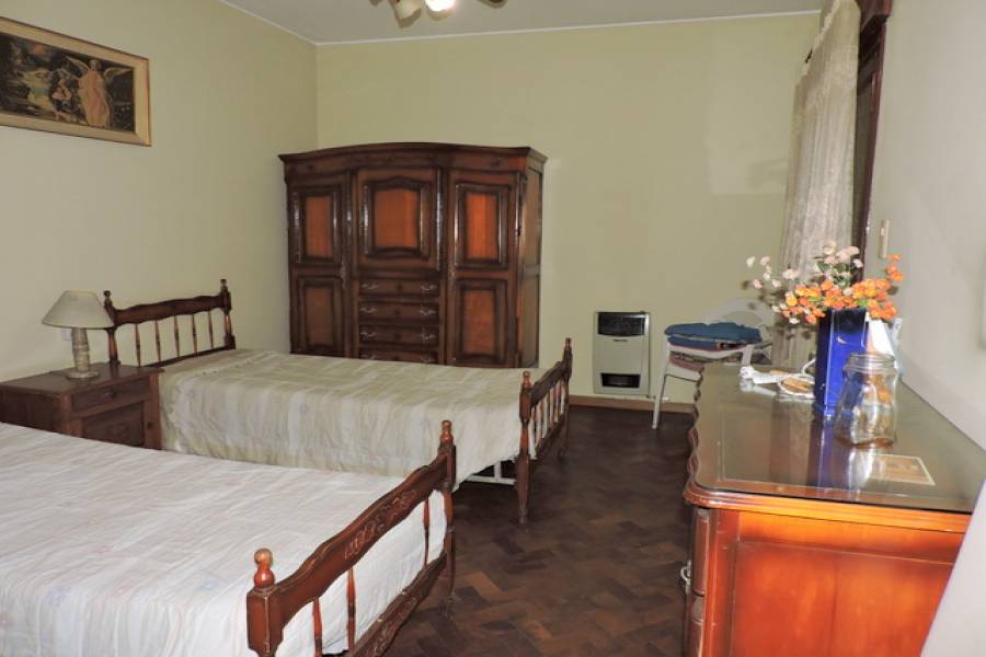 San Luis,San Luis,Argentina,3 Bedrooms Bedrooms,350000 BathroomsBathrooms,Casas,Junin al 1100,6696