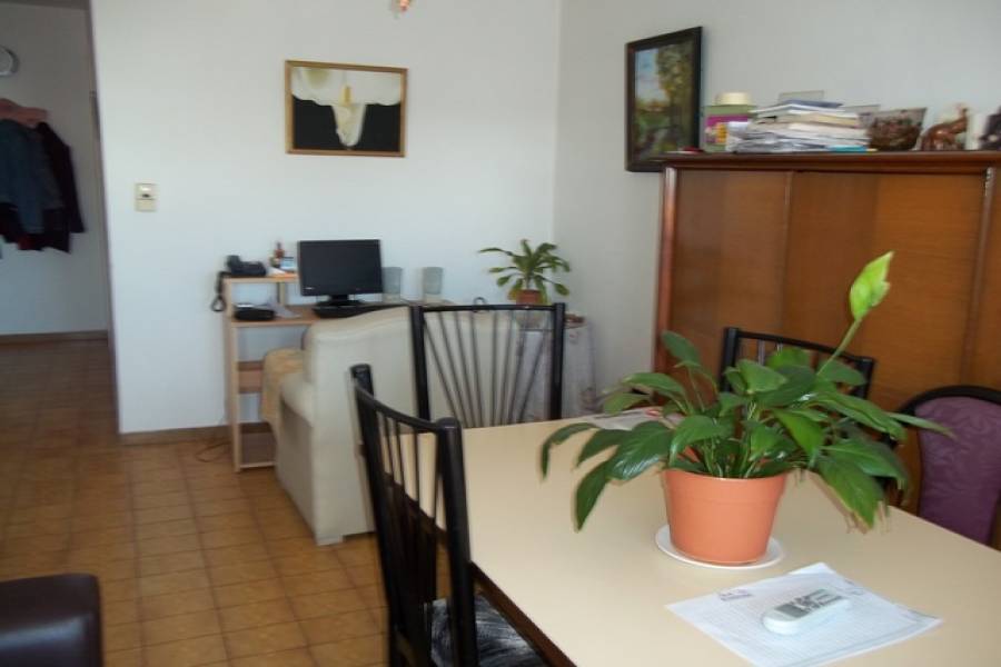 Flores,Capital Federal,Argentina,2 Bedrooms Bedrooms,1 BañoBathrooms,Apartamentos,ARANGUREN ,6712