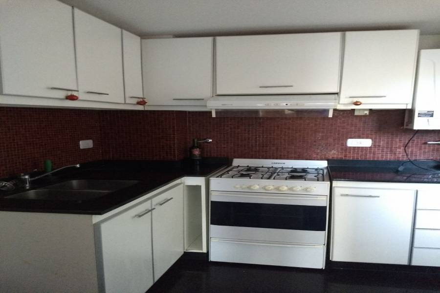 Olivos,Buenos Aires,Argentina,2 Bedrooms Bedrooms,1 BañoBathrooms,Apartamentos,alberdi ,6889
