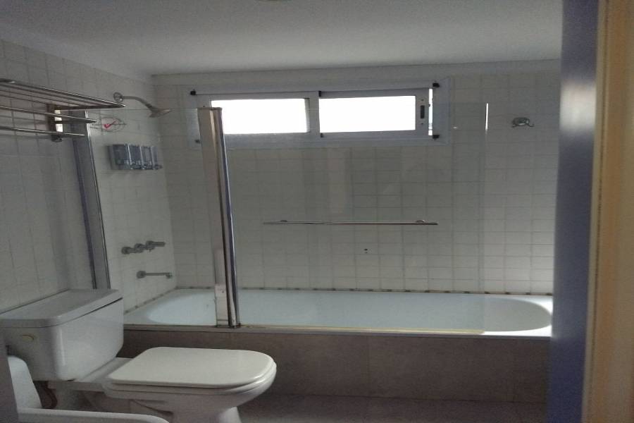 Olivos,Buenos Aires,Argentina,2 Bedrooms Bedrooms,1 BañoBathrooms,Apartamentos,alberdi ,6889