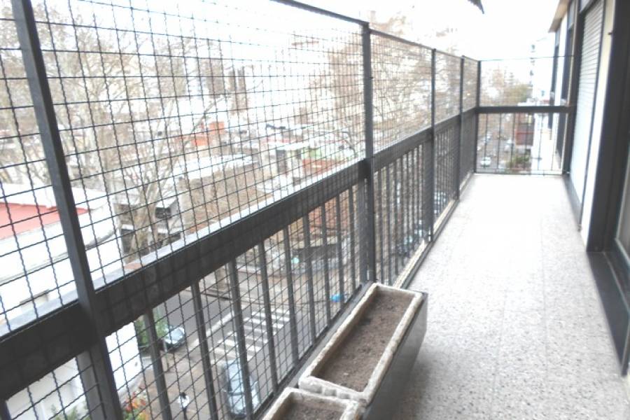 Flores,Capital Federal,Argentina,2 Bedrooms Bedrooms,1 BañoBathrooms,Apartamentos,YERBAL,6909