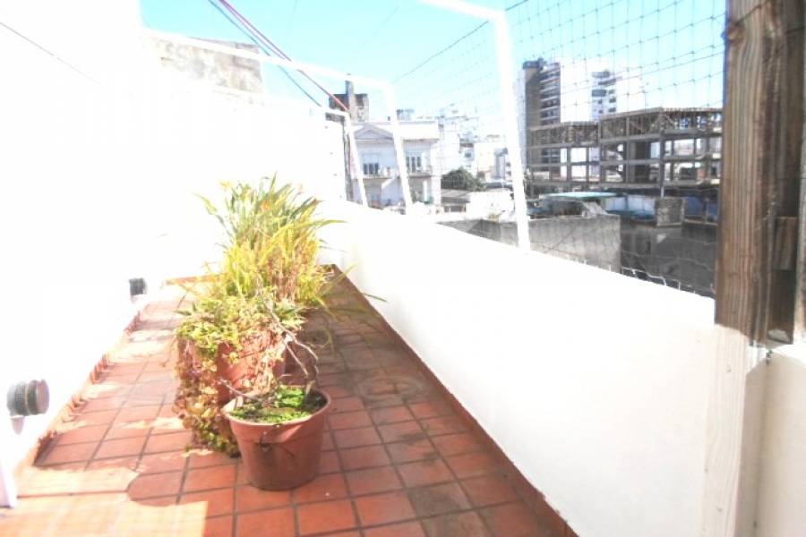 Flores,Capital Federal,Argentina,2 Bedrooms Bedrooms,1 BañoBathrooms,Apartamentos,RAMON FALCON,7012