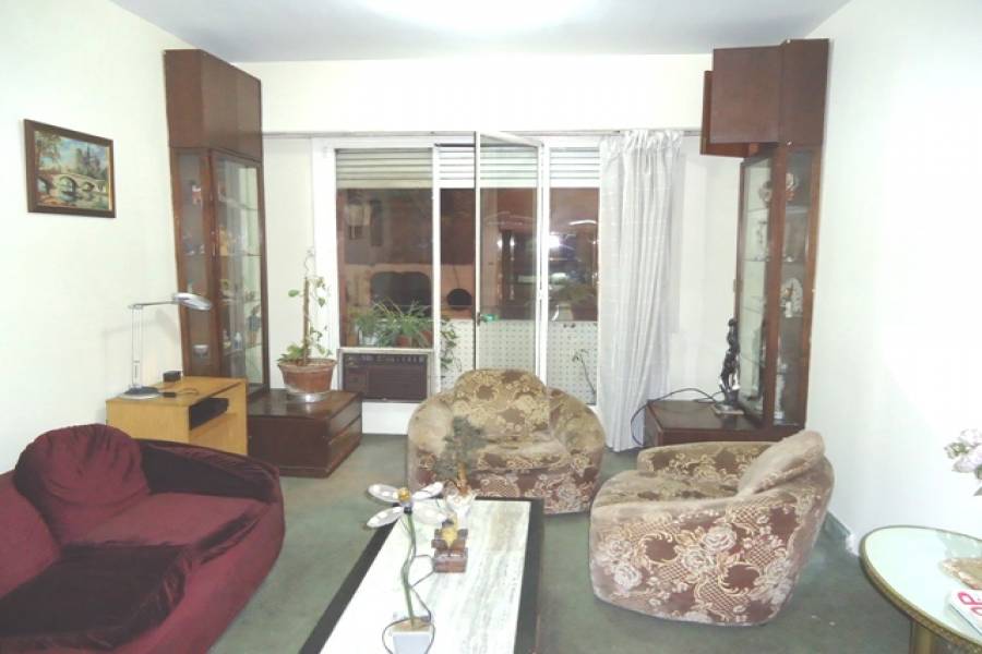 Capital Federal,Argentina,2 Bedrooms Bedrooms,1 BañoBathrooms,Apartamentos,PUEYRREDON,7029