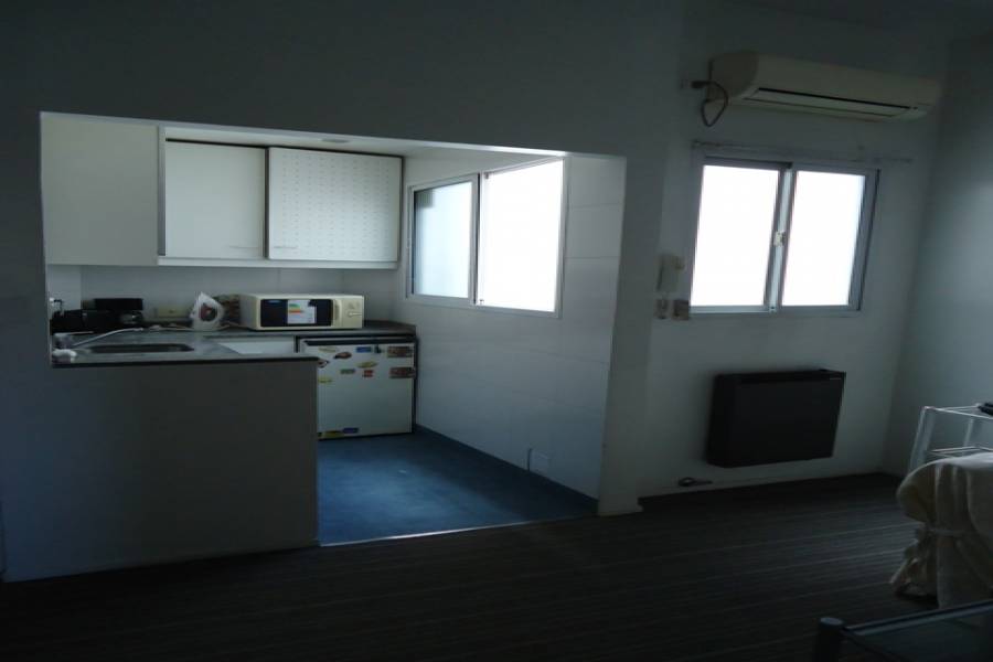 Recoleta,Capital Federal,Argentina,2 Bedrooms Bedrooms,1 BañoBathrooms,Apartamentos,URIBURU,7068