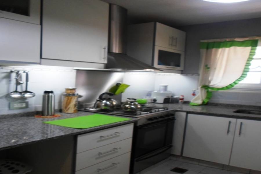 Flores,Capital Federal,Argentina,2 Bedrooms Bedrooms,1 BañoBathrooms,Apartamentos,BACACAY,7180