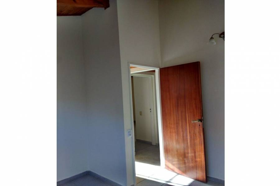 Rosario,Santa Fe,3 Habitaciones Habitaciones,1 BañoBaños,Casas,G. Furlong,1634