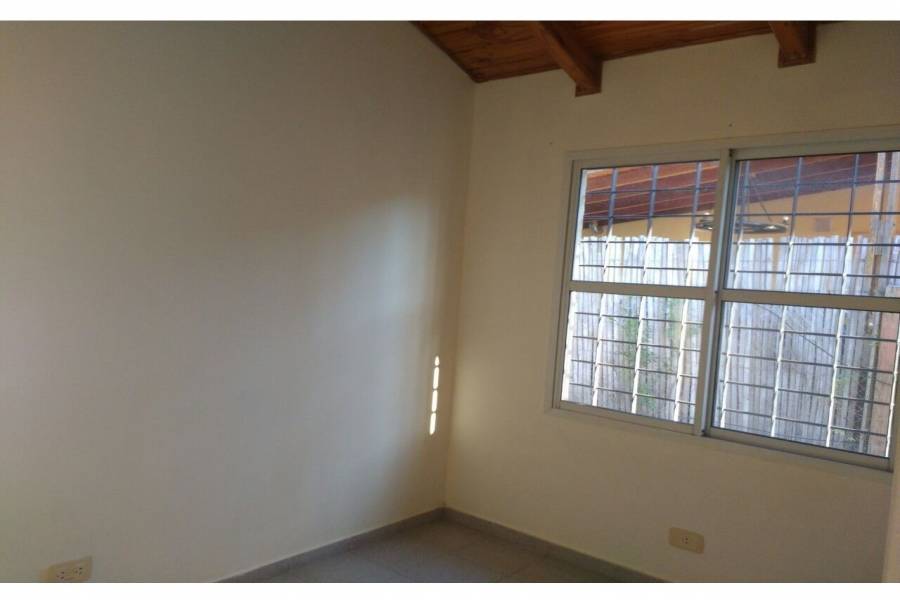 Rosario,Santa Fe,3 Habitaciones Habitaciones,1 BañoBaños,Casas,G. Furlong,1634