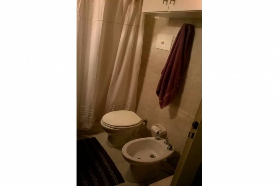 Rosario,Santa Fe,3 Habitaciones Habitaciones,1 BañoBaños,Casas,G. Furlong,1634