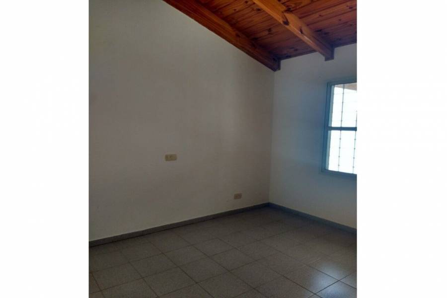 Rosario,Santa Fe,3 Habitaciones Habitaciones,1 BañoBaños,Casas,G. Furlong,1634