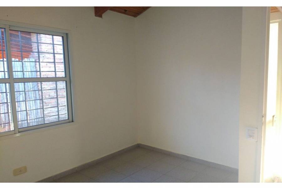 Rosario,Santa Fe,3 Habitaciones Habitaciones,1 BañoBaños,Casas,G. Furlong,1634