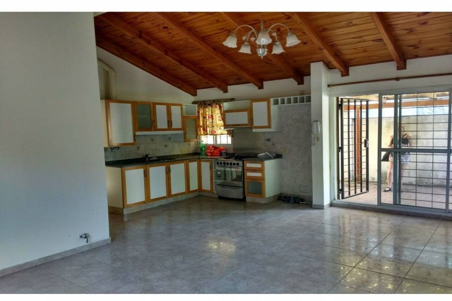 Rosario,Santa Fe,3 Habitaciones Habitaciones,1 BañoBaños,Casas,G. Furlong,1634