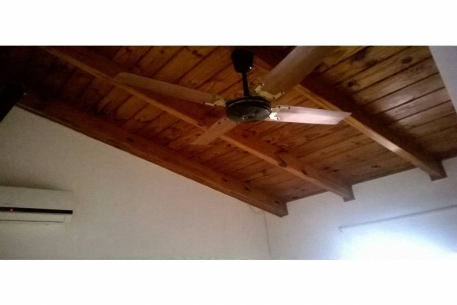 Rosario,Santa Fe,3 Habitaciones Habitaciones,1 BañoBaños,Casas,G. Furlong,1634