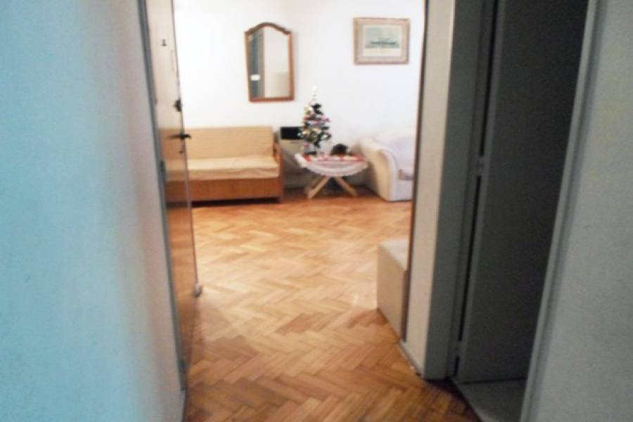 Flores,Capital Federal,Argentina,2 Bedrooms Bedrooms,1 BañoBathrooms,Apartamentos,LAUTARO,7219