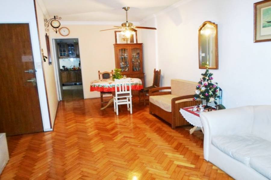 Flores,Capital Federal,Argentina,2 Bedrooms Bedrooms,1 BañoBathrooms,Apartamentos,LAUTARO,7219