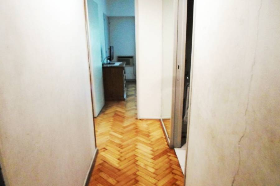 Flores,Capital Federal,Argentina,2 Bedrooms Bedrooms,1 BañoBathrooms,Apartamentos,LAUTARO,7219