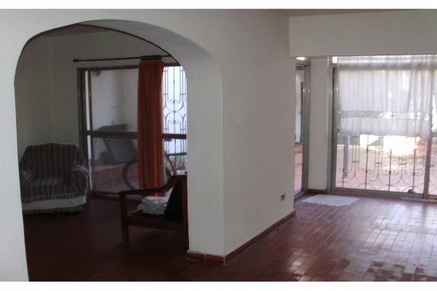 Rosario,Santa Fe,2 Habitaciones Habitaciones,1 BañoBaños,Casas,Saavedra,1636