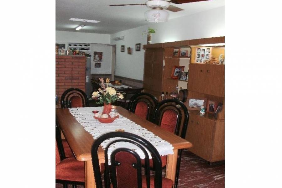 Rosario,Santa Fe,3 Habitaciones Habitaciones,1 BañoBaños,Casas,Garibaldi,1638