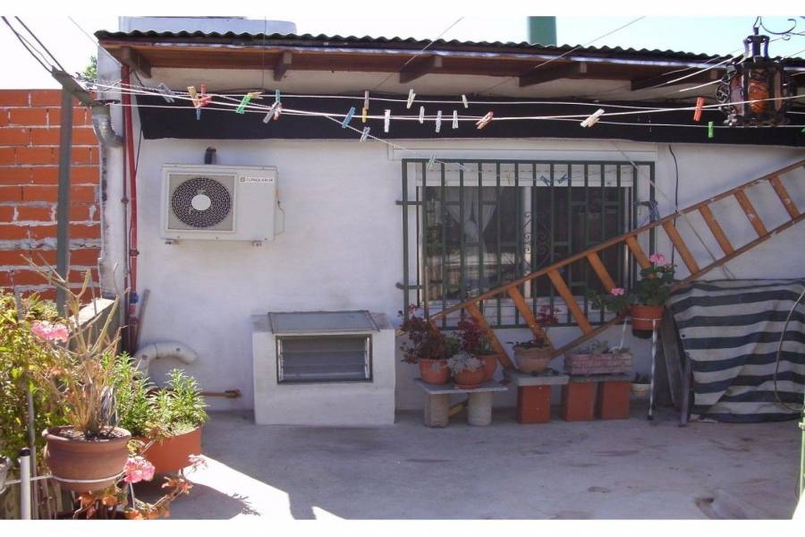 Rosario,Santa Fe,3 Habitaciones Habitaciones,1 BañoBaños,Casas,Garibaldi,1638