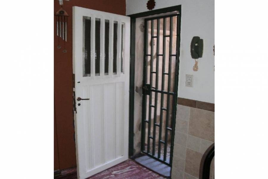 Rosario,Santa Fe,3 Habitaciones Habitaciones,1 BañoBaños,Casas,Garibaldi,1638