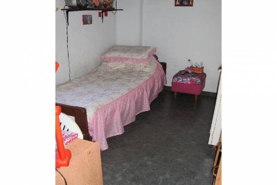 Rosario,Santa Fe,3 Habitaciones Habitaciones,1 BañoBaños,Casas,Garibaldi,1638
