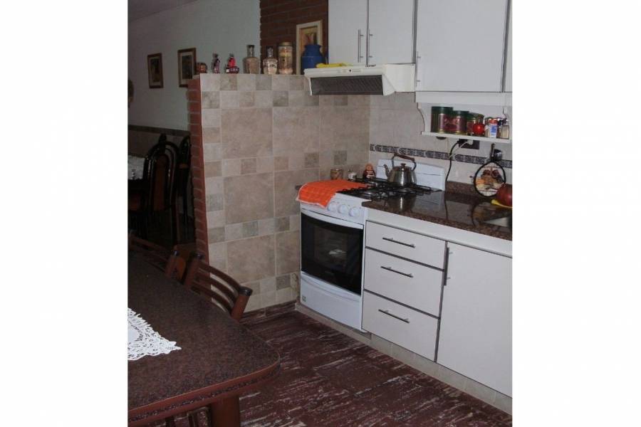 Rosario,Santa Fe,3 Habitaciones Habitaciones,1 BañoBaños,Casas,Garibaldi,1638