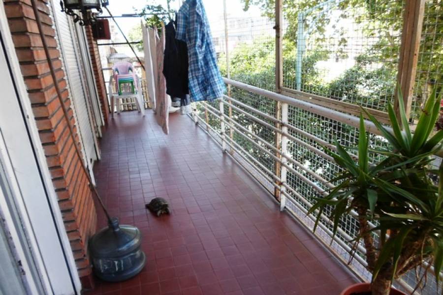 Flores,Capital Federal,Argentina,2 Bedrooms Bedrooms,1 BañoBathrooms,Duplex-Triplex,ARGERICH,7301