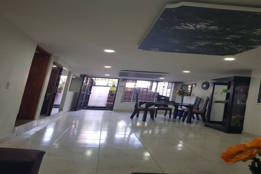IMPERDIBLE! VER INFO..., 4 Bedrooms Bedrooms, ,1 BañoBathrooms,Casas,Venta,30,1,7387