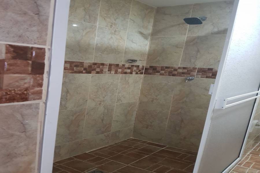 IMPERDIBLE! VER INFO..., 4 Bedrooms Bedrooms, ,1 BañoBathrooms,Casas,Venta,30,1,7387