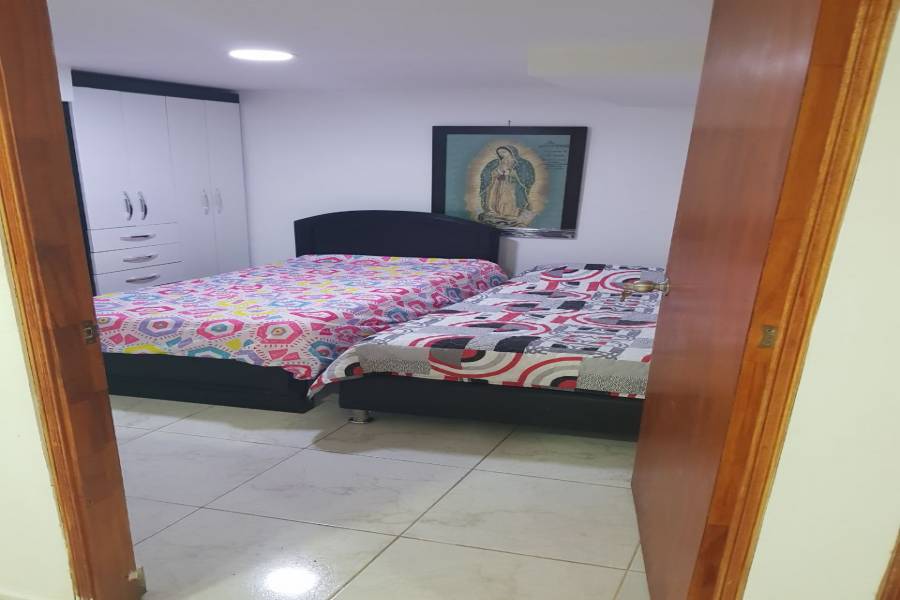 IMPERDIBLE! VER INFO..., 4 Bedrooms Bedrooms, ,1 BañoBathrooms,Casas,Venta,30,1,7387