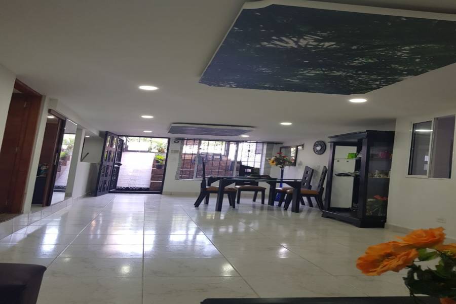 IMPERDIBLE! VER INFO..., 4 Bedrooms Bedrooms, ,1 BañoBathrooms,Casas,Venta,30,1,7387