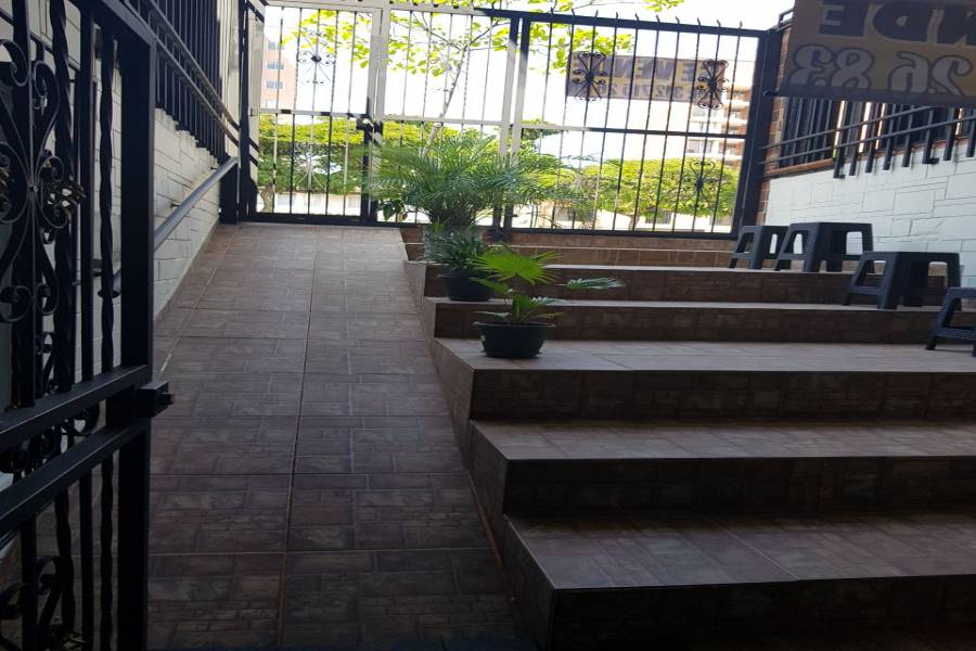 IMPERDIBLE! VER INFO..., 4 Bedrooms Bedrooms, ,1 BañoBathrooms,Casas,Venta,30,1,7387