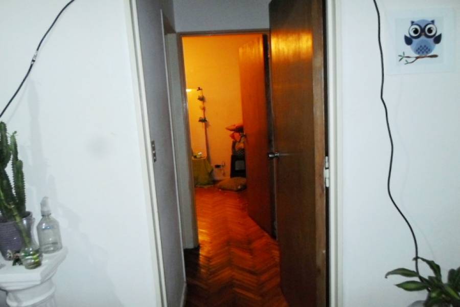 Flores,Capital Federal,Argentina,2 Bedrooms Bedrooms,1 BañoBathrooms,Apartamentos,LAUTARO,7396