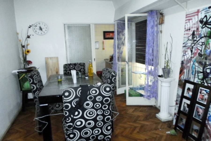 Flores,Capital Federal,Argentina,2 Bedrooms Bedrooms,1 BañoBathrooms,Apartamentos,LAUTARO,7396
