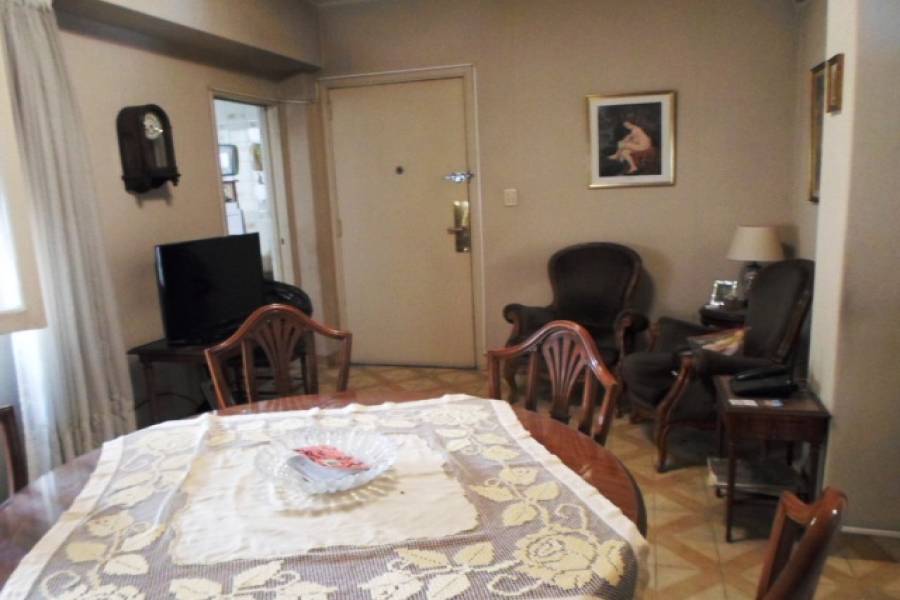 Flores,Capital Federal,Argentina,2 Bedrooms Bedrooms,1 BañoBathrooms,Apartamentos,TERRADA,7398