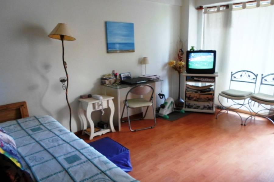 Flores,Capital Federal,Argentina,2 Bedrooms Bedrooms,1 BañoBathrooms,Apartamentos,GRANADEROS,7406