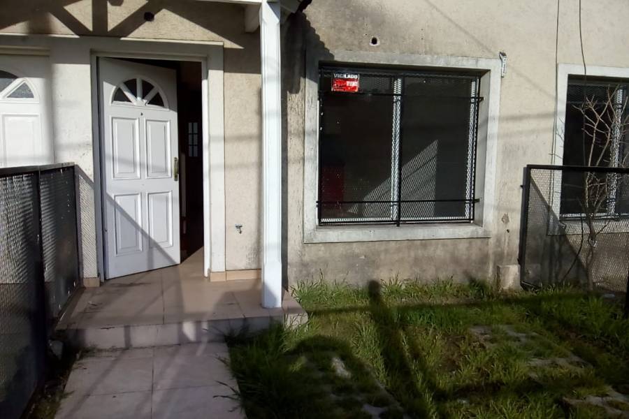 Hurlingham, Buenos Aires, Argentina, 2 Habitaciones Habitaciones, ,2 BathroomsBathrooms,Duplex-Triplex,Venta,GUEMES,1,7431