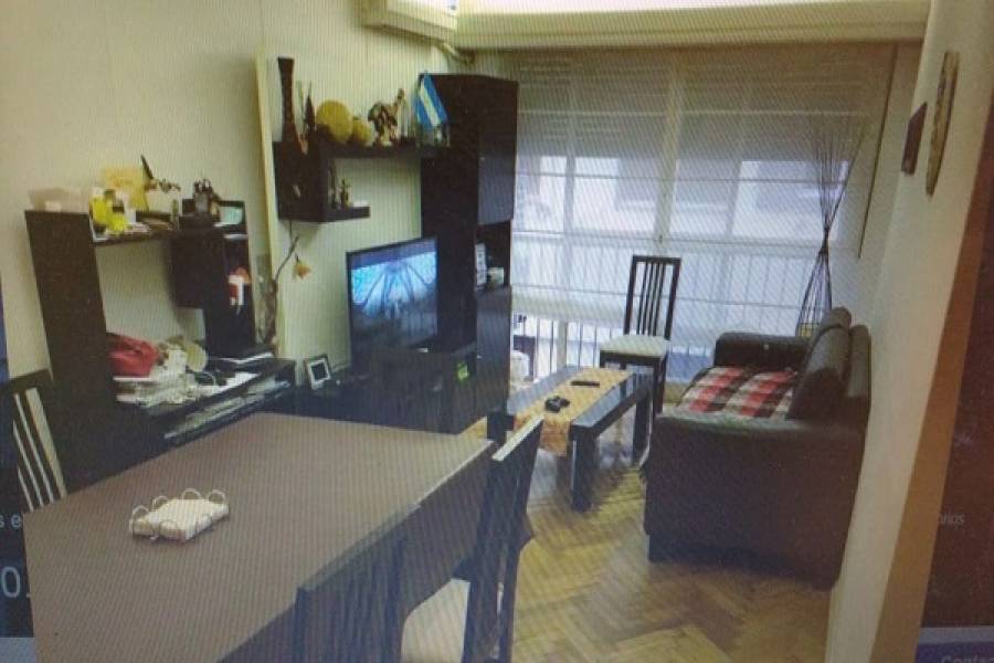 Flores,Capital Federal,Argentina,2 Bedrooms Bedrooms,1 BañoBathrooms,Apartamentos,FALCON,7478