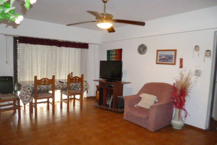 Buenos Aires,Argentina,2 Bedrooms Bedrooms,1 BañoBathrooms,Apartamentos,Riazor VIII,Calle 3 ,9,7608