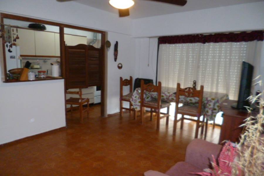 Buenos Aires,Argentina,2 Bedrooms Bedrooms,1 BañoBathrooms,Apartamentos,Riazor VIII,Calle 3 ,9,7608