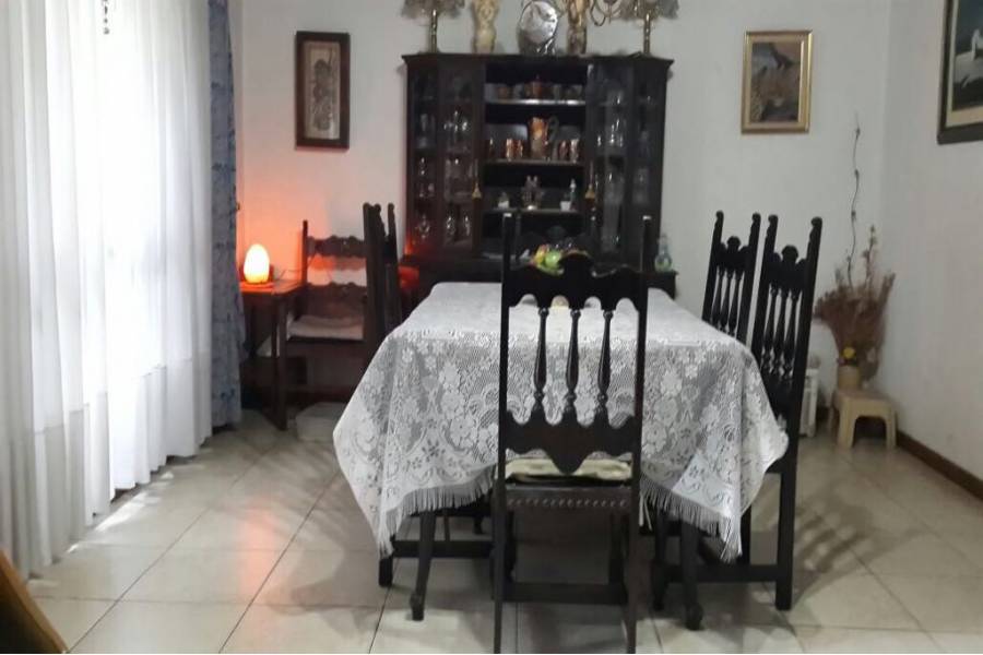 Hurlingham, Buenos Aires, Argentina, ,Chalets,Venta,CANUELAS ,1,7632