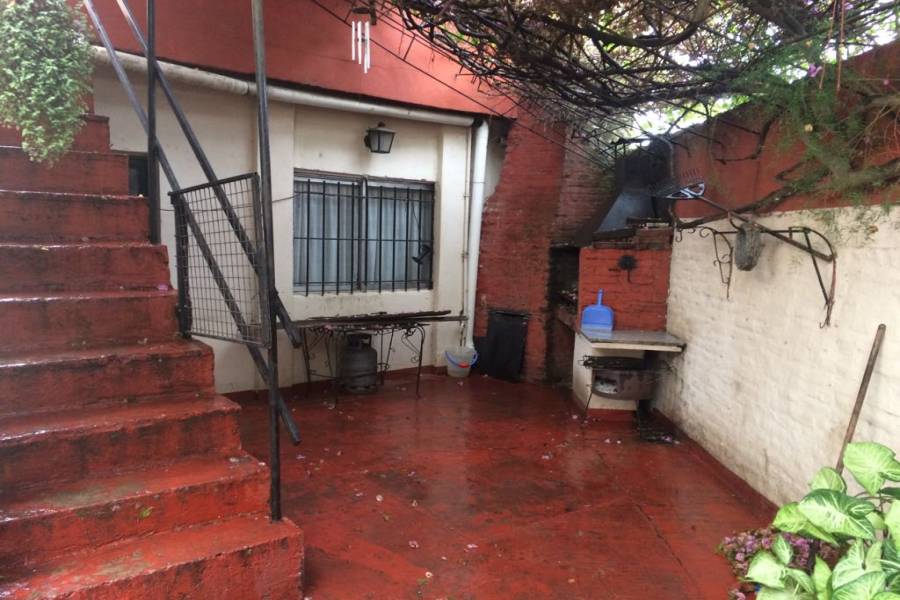 Hurlingham, Buenos Aires, Argentina, ,Chalets,Venta,CANUELAS ,1,7632