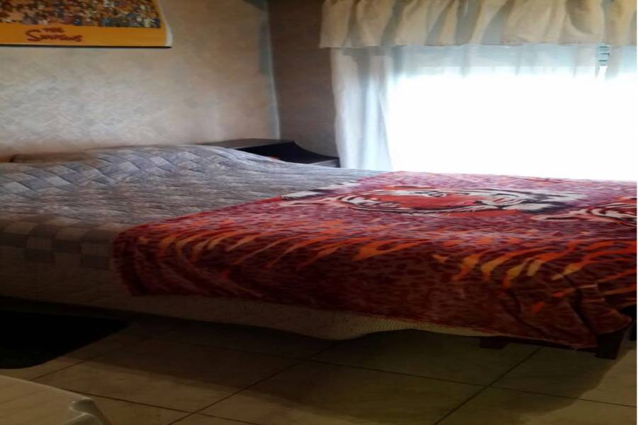 Hurlingham, Buenos Aires, Argentina, ,Chalets,Venta,CANUELAS ,1,7632