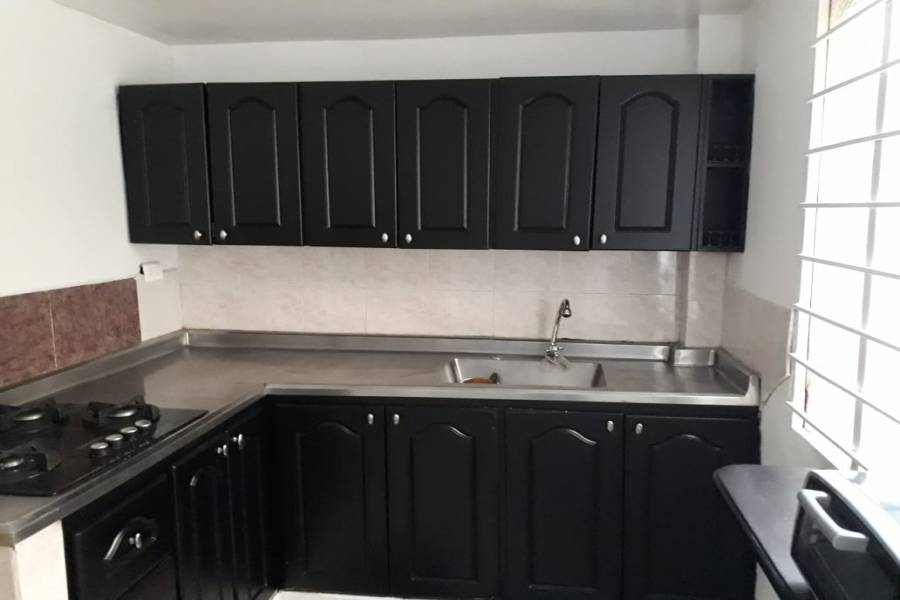 IMPERDIBLE! VER INFO...,4 Bedrooms Bedrooms,1 BañoBathrooms,Casas,2,7642